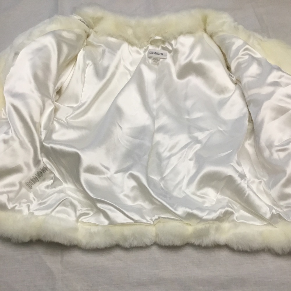 Off white Calvin Klein faux fur jacket size Sm - Picture 5 of 16